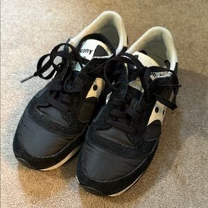 Saucony Classic Jazz Black and White Running Shoes 6.5